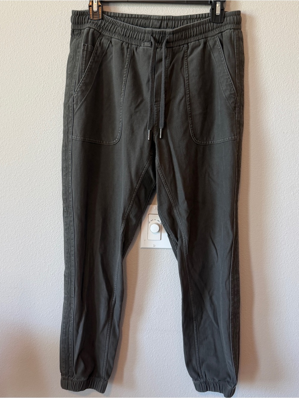 Athleta Women’s Farallon Jogger Charcoal Gray Size 6